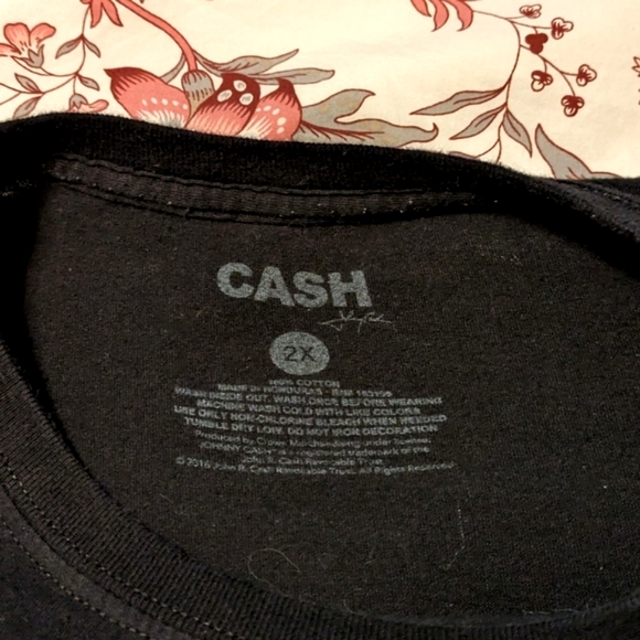 Men's Johnny Cash Black T-shirt 2x - Picture 3 of 3